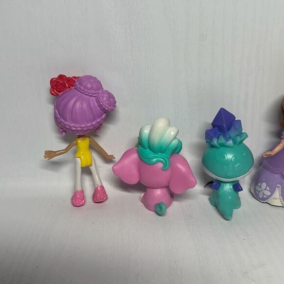 Lot of 7 Misc Mini Figurines Littlest Pet Shop Disney Sofia Shopkins Zuru - Picture 10 of 14